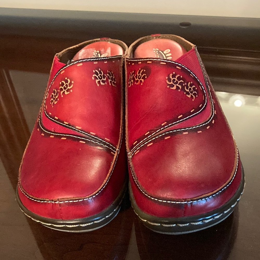 Red leather clogs in size 7.5
